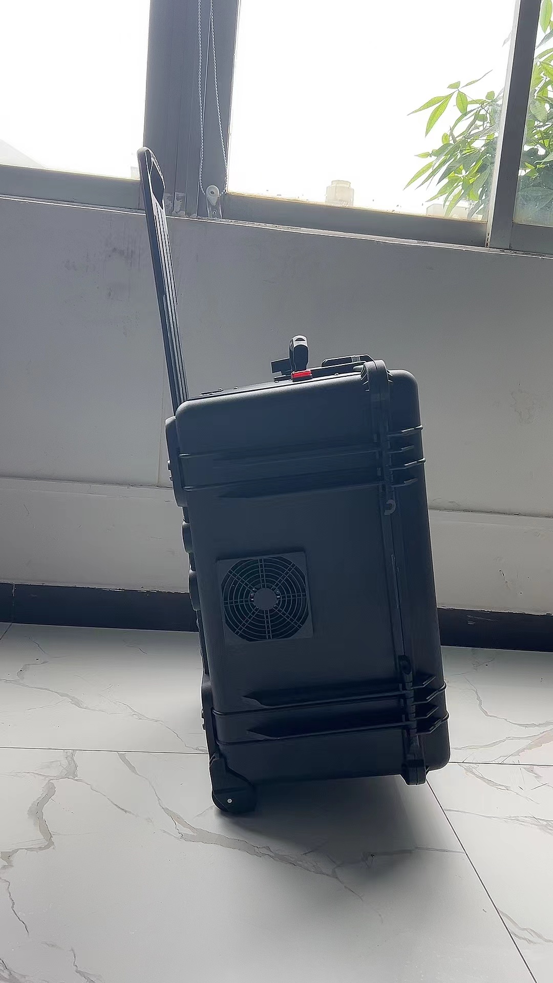 鞍山手拉箱型移动通信干扰器
